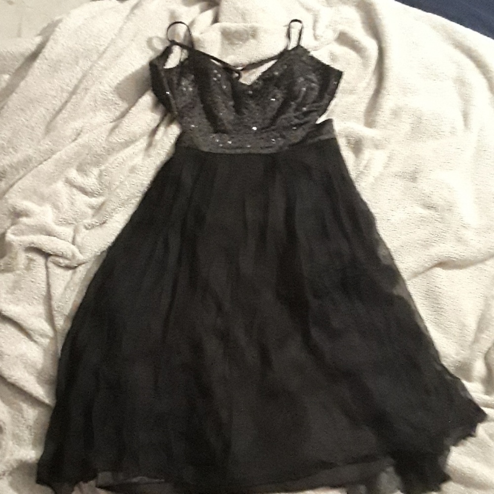 🖤💃Black Silky, Sheer, Sequins Dress💃🖤!!